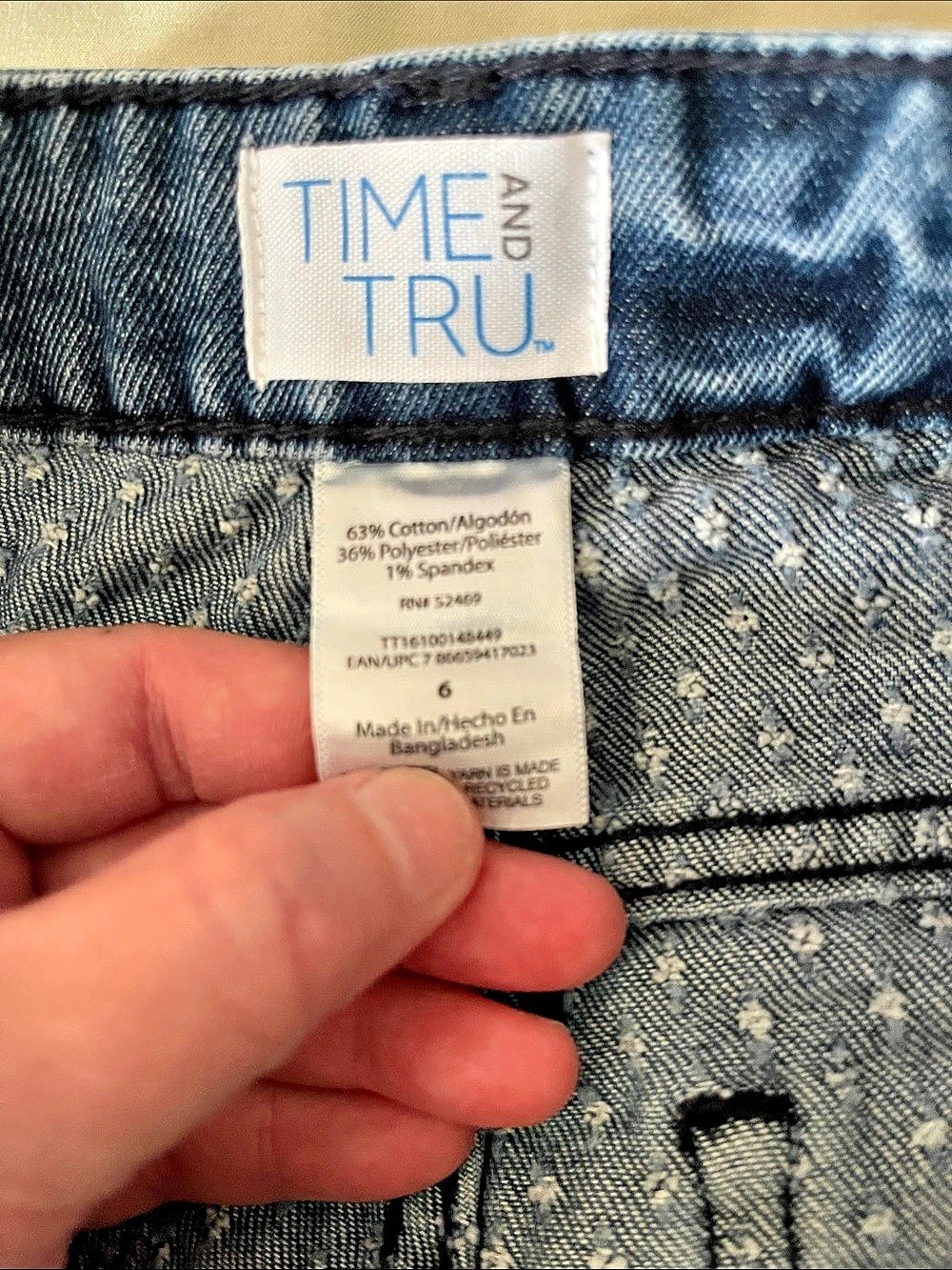 Time and Tru Geometric Denim Shorts Size 6